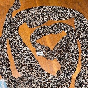 Nine West scarf leopard cheetah